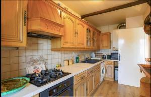 Sunny Balcony Apartment Near Cannes, Antibes & Beaches