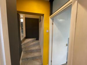 AdeamStays provides Beautiful centrally located 1 and 2 bed apartments on Liverpools Boulevard