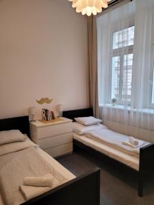 Little Tom Apartments