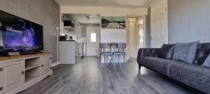 Watkin - Snowdon Cabins - cozy chalet - Glan Gwna, Caernarfon