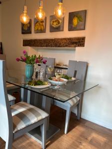 Church View a first floor apartment in the heart of historic Topsham