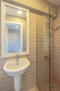 Ascot Bay, Premium 5BR Lagoon Beach House & Pool in Tawila, El Gouna