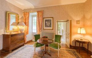 Cozy Apartment In Saint Jean Du Bruel