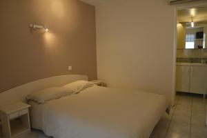 Hotels Hotel Les Arceaux : photos des chambres