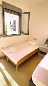 Radhima Seaside Apartment with Free Parking