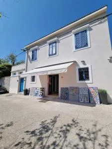 Narcis Central Apartment with Sea & City Views - 大洛希尼