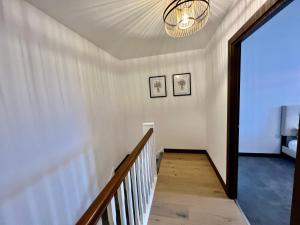 Walnut Tree Penthouse Next to Train Station