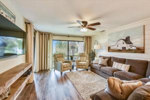 Edgewater Villas #2108 - 2 Bedroom 2Bath Sleeps 8, Free Gas Card & Free Fun! condo