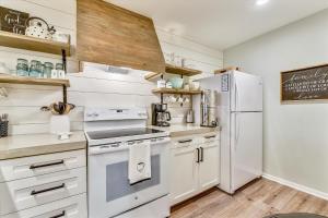 Edgewater Villas #2108 - 2 Bedroom 2Bath Sleeps 8, Free Gas Card & Free Fun! condo