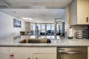 Long Beach Tower 3, #1303 - Completely Renovated 2 Bedroom Sleeps 8, condo