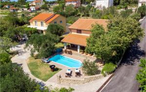 Amazing Home In Palit With 3 Bedrooms, Wifi And Outdoor Swimming Pool
