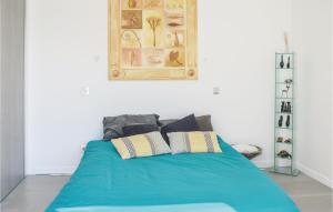 Maisons de vacances Lovely Home In Allauch With Kitchen : photos des chambres