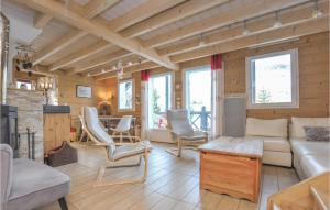 Maisons de vacances Awesome home in La Foux dAllos with Outdoor swimming pool, WiFi and 4 Bedrooms : photos des chambres