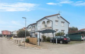 Stunning Apartment In Vabriga With Wifi