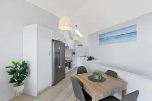 Pacific Breeze 11 - Blue Bay 