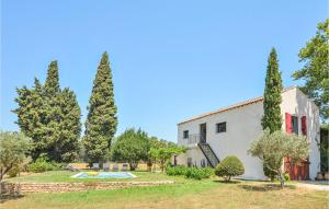 Maisons de vacances Beautiful home in Berre lEtang with 2 Bedrooms, WiFi and Outdoor swimming pool : photos des chambres