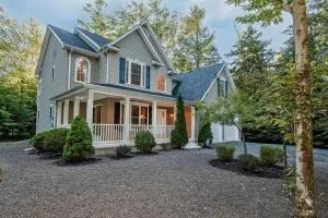 Luxury 4 bedroom house in Pocono Mountains in Golf course Near Lake - Warnertown