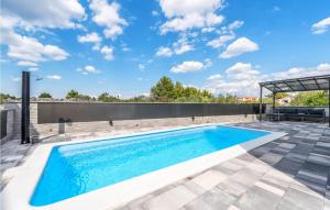 Beautiful Home In Srima 