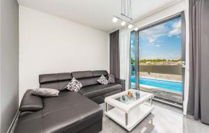 Beautiful Home In Srima 