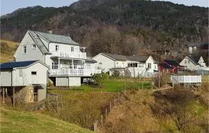 Lovely Home In Utåker With Wifi - Mortveit