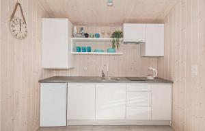 Beautiful Home In Darlowo With Kitchen