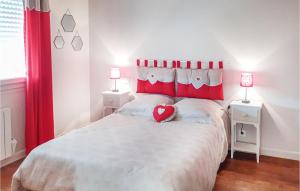 Maisons de vacances 3 Bedroom Awesome Home In Saint-Carreuc : photos des chambres