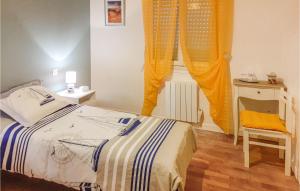 Maisons de vacances Awesome home in Saint-Carreuc with WiFi and 3 Bedrooms : photos des chambres