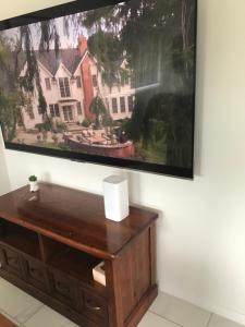 Fragrant Home-68A Brand New 2 rooms House with beautiful private garden and entrance,5G wifi