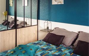 Maisons de vacances Nice Home In Milizac With Wifi : photos des chambres