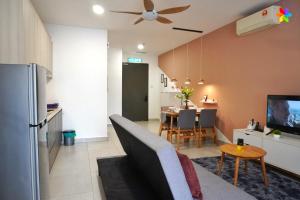 Lily and Loft - Queensville @ Kuala Lumpur - Netflix