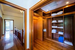 3-4BR Laguna Phuket Golf Course Villa with Pool & Jacuzzi