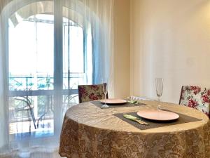 2-кімн НОВИЙ будинок, в самому ЦЕНТРІ, свіжий ремонт, ПАНОРАМНИЙ БАЛКОН