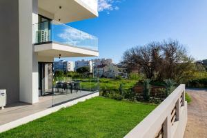 Maison Du Jardin 2-Bedroom Apartment Private Outdoor Jacuzzi