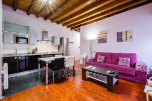 Apartamento con patio junto a la Catedral by Toledo AP