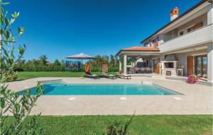 Awesome Home In Trosti With 4 Bedrooms, Wifi And Outdoor Swimming Pool