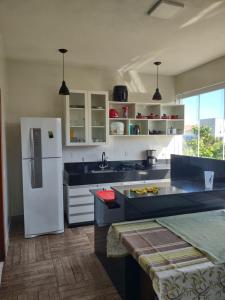 Xodó da Praia - amplo apartamento 3 qts 260 m da praia