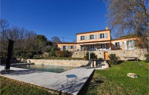 Maisons de vacances Nice home in Montauroux with Outdoor swimming pool, WiFi and 3 Bedrooms : photos des chambres