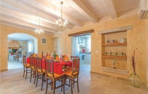 5 Bedroom Amazing Home In Vodnjan 