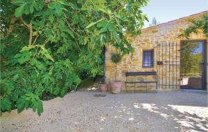 Maisons de vacances Amazing Home In Malaucene With 1 Bedrooms, Wifi And Outdoor Swimming Pool : photos des chambres