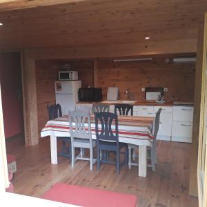 Chalets la cabane au fond du jardin : Chalet 2 Chambres