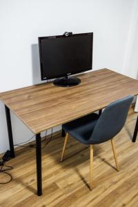 Beautiful spacious apartment with Home office amenities