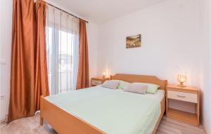 Cozy Apartment In Biograd Na Moru With Wifi