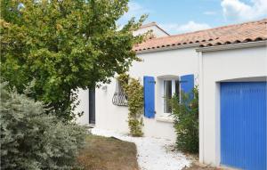 Maisons de vacances Nice home in La Tranche-sur-Mer with 5 Bedrooms and WiFi : photos des chambres