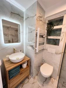 Appartements Luxueux appartement - vue mer - piscine - free parking - Monaco : photos des chambres