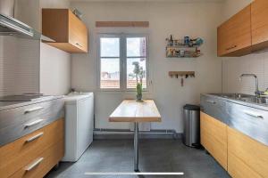 Exceptionnel 3 pièces art déco en dernier étage avec garage privé centre Biarritz