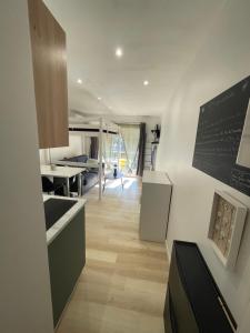 Studio climatisé piscine et proche plage