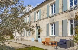 Maisons de vacances Beautiful Home In Arthenac With Wifi, Heated Swimming Pool And Swimming Pool : photos des chambres