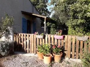 CHEZ BETTY - 勒卡内代莫尔