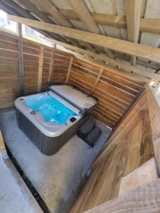 Appartements duplex avec jacuzzi exterieur, deux chambres 74m2 : photos des chambres