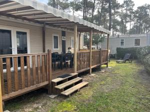 Campings Mobil Home camping 3 etoiles les Dunes de Contis avec parc aquatique a St-Julien-en-Born dans les Landes : photos des chambres